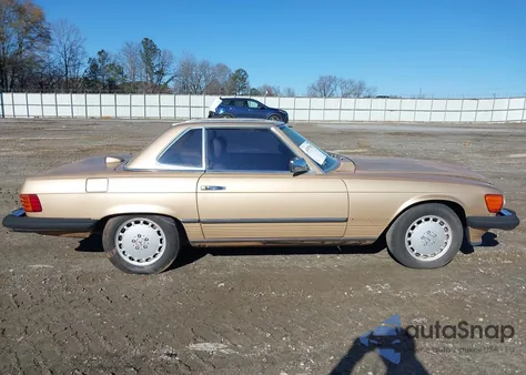 1984 Mercedes-Benz 380 Sl z USA, uszkodzony, nr VIN WDBBA45AXEA012235